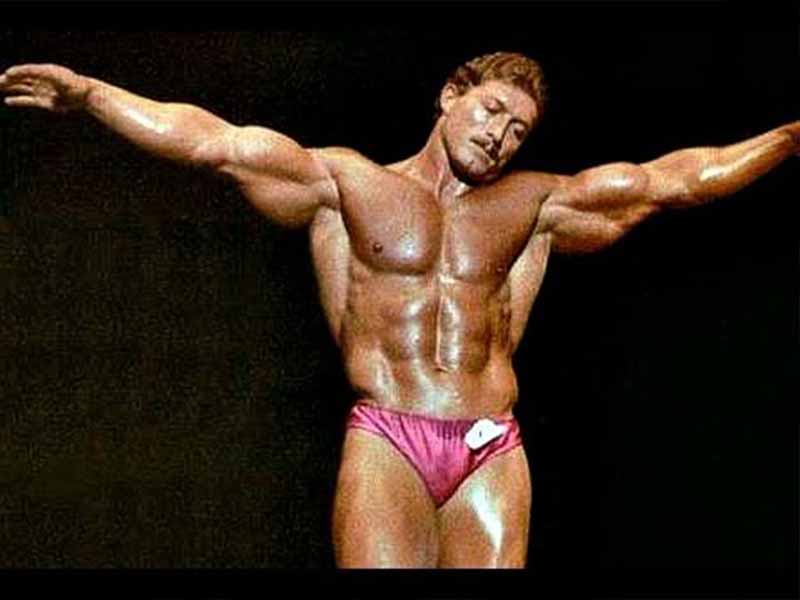 Kal Szkalak making the crucifix pose during the 1978 Mr. Olympia. 